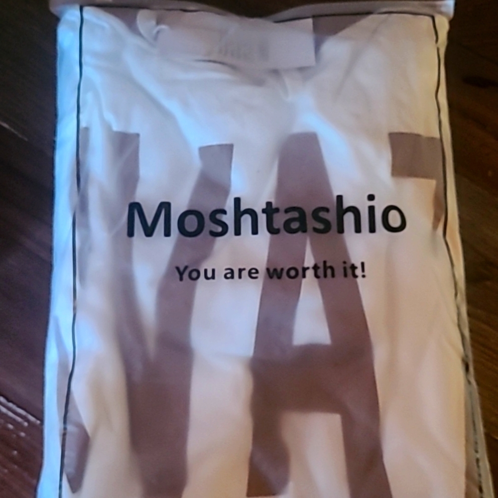 Moshtashio hoodie NWT